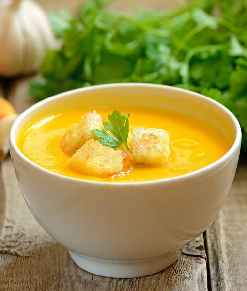 Суп-пюре с тыквой и сладкой кукурузой с гренками